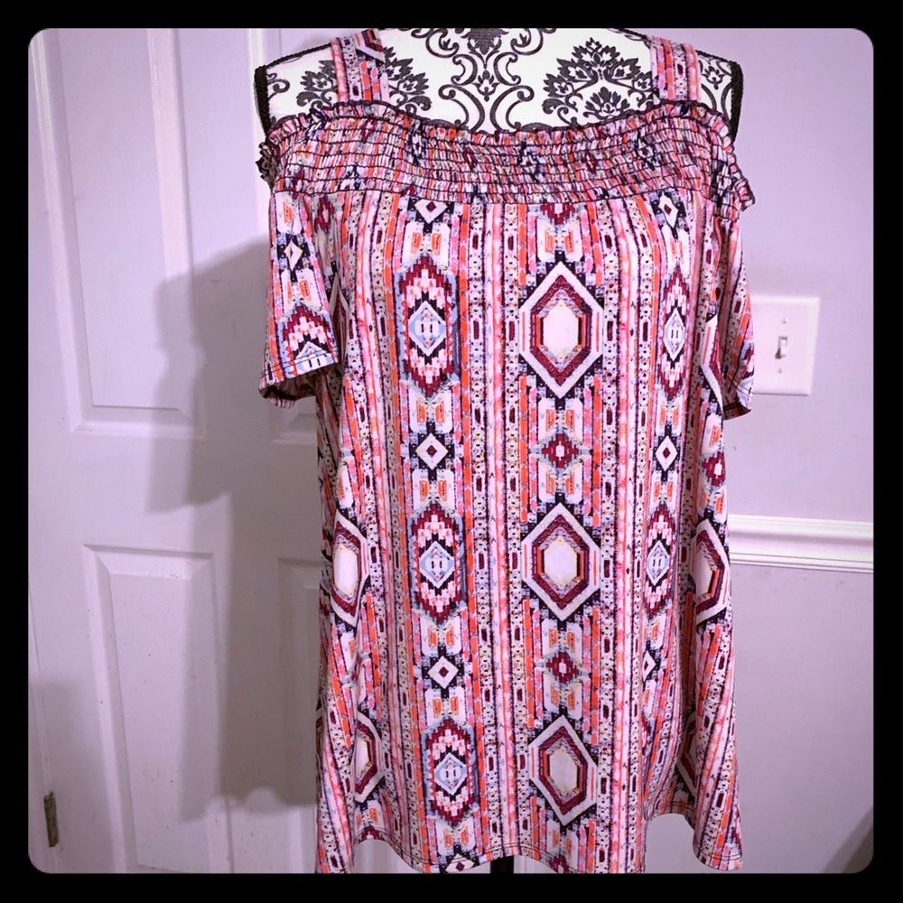 ❤️ PERFECT Little Cold Shoulder Top ❤️